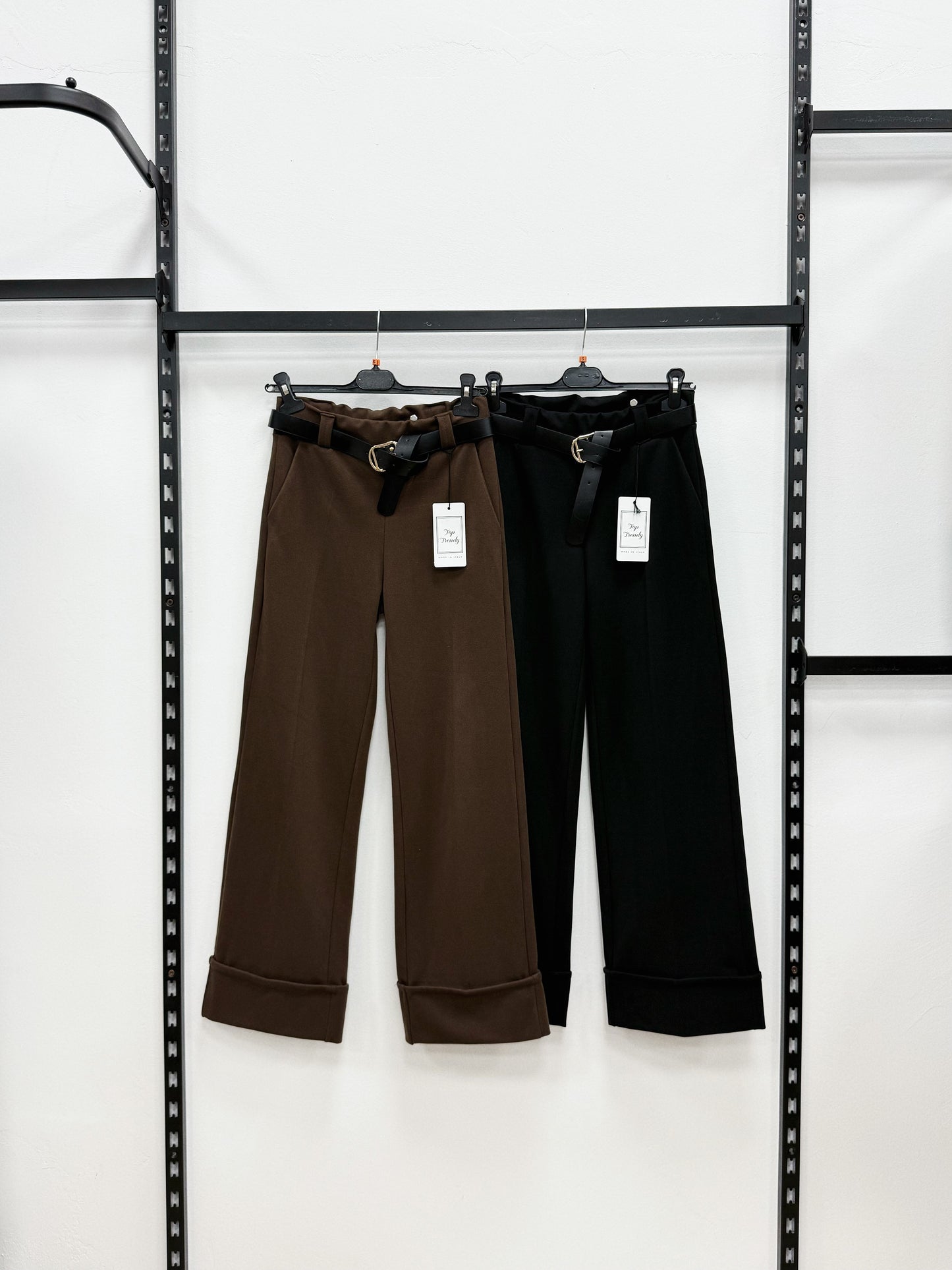 PANTALONE A GAMBE LARGHE E DRITTO IN PANNO