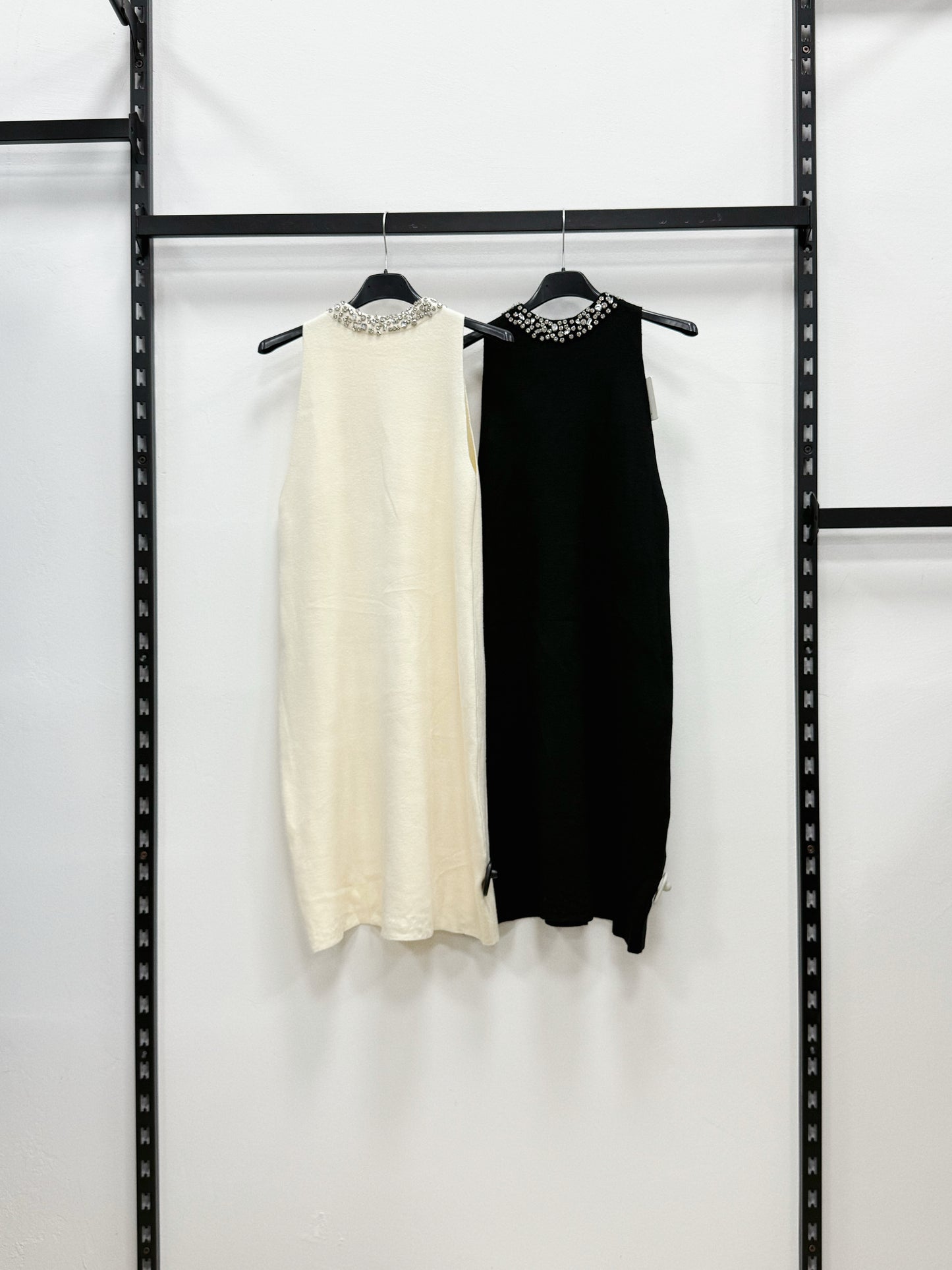 VESTITO DI LANA SMANICATE CON ZIRCONI