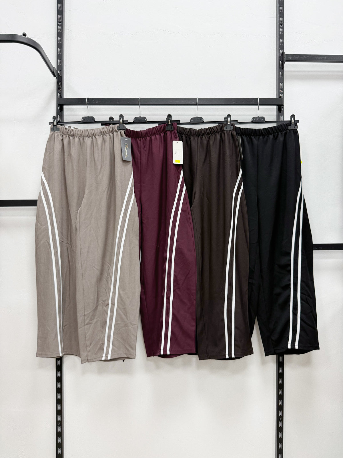 PANTALONE DI TUTA A BALLOON CON STRISCE