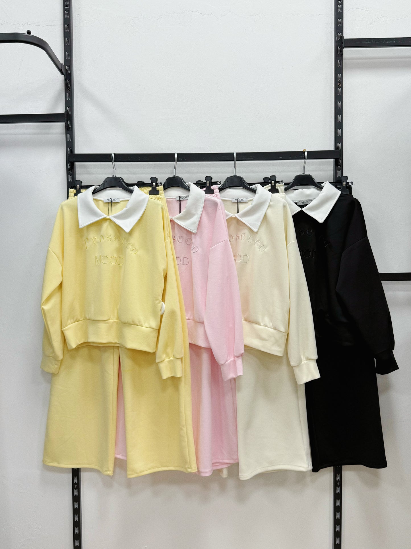 TUTA COMPLETA FELPA CON COLLETTO E PANTALONE A PALAZZO