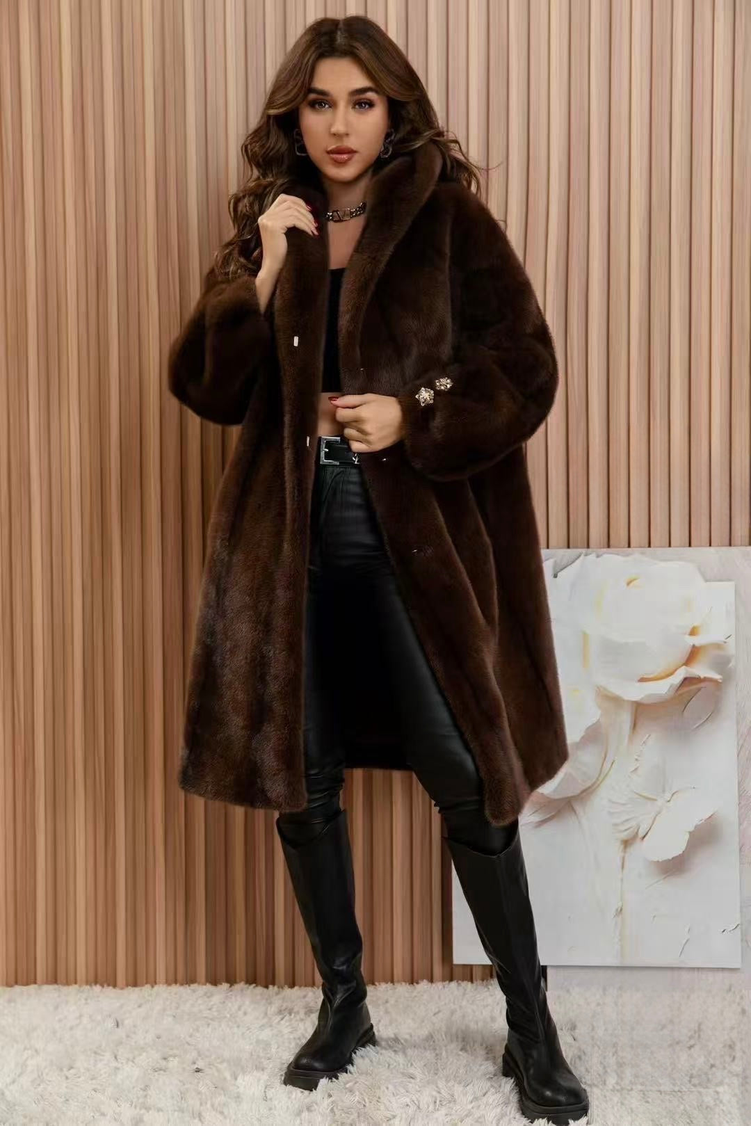 PELLICCIA LUNGO CON CAPPUCCIO