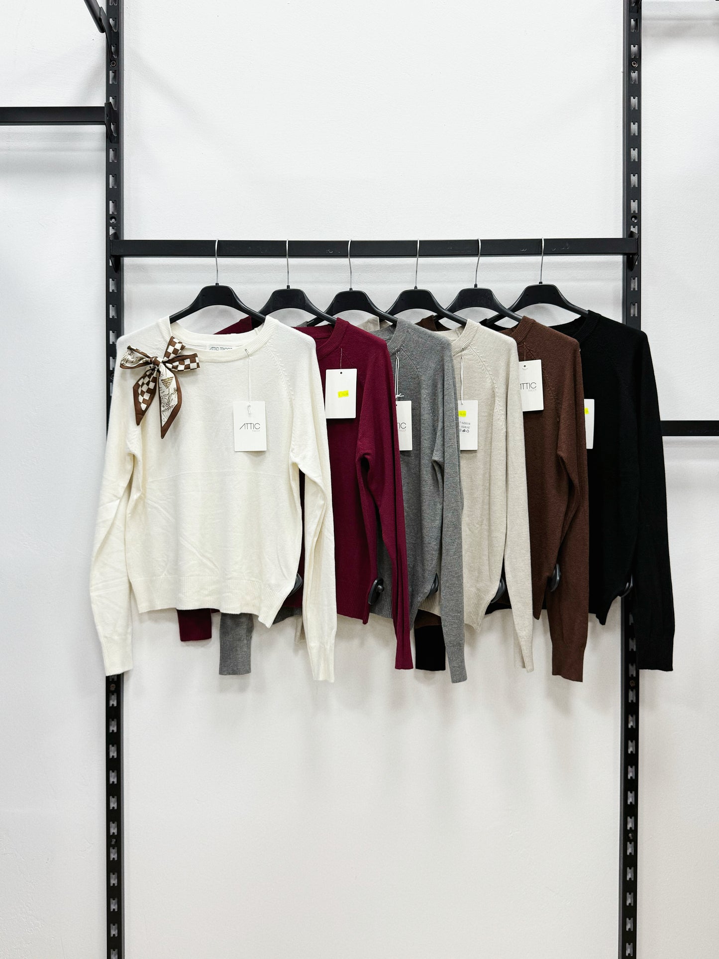 MAGLIERIA LANA RASATA CON FIOCCO