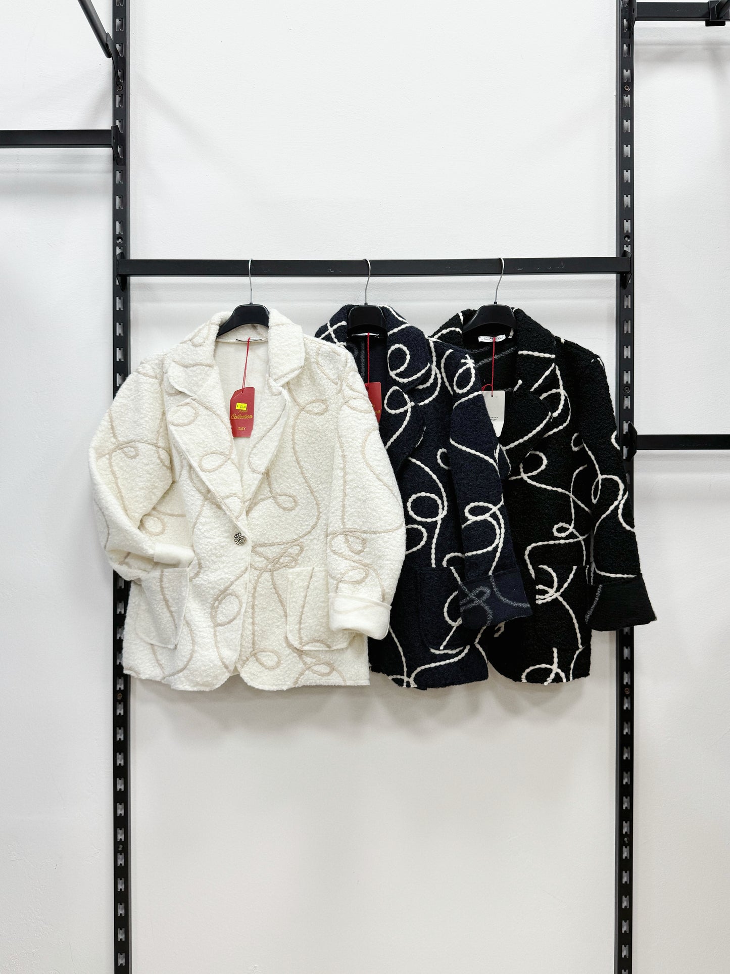 CAPPOTTO DISEGNI IN FILO A COLLETTA