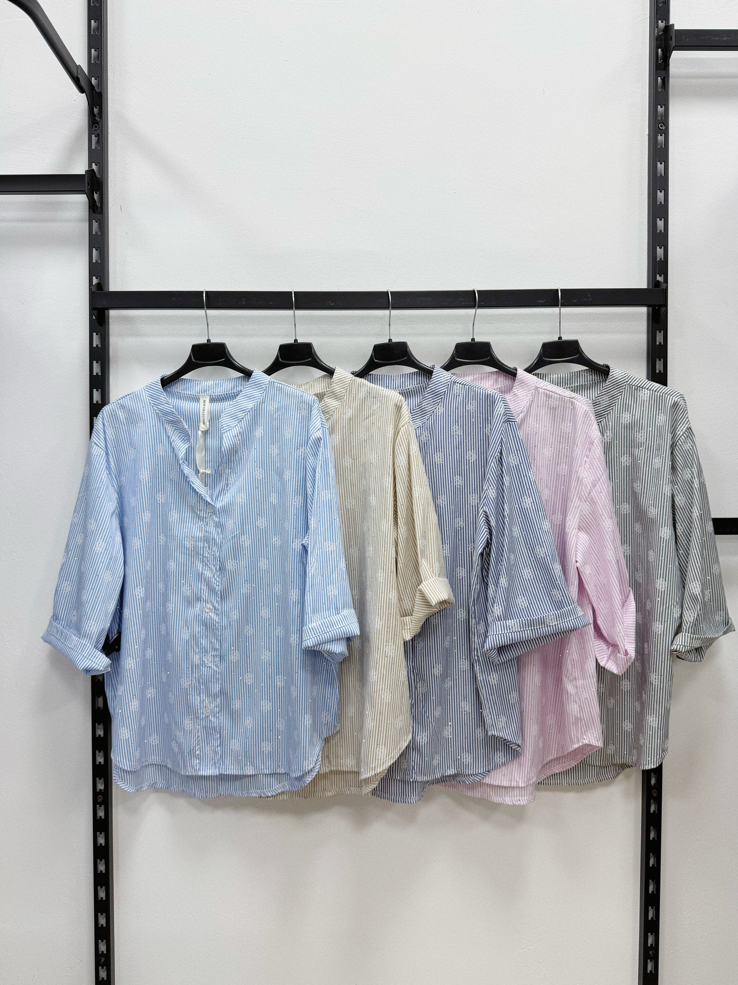 CAMICIA A RIGHE CON BRILLANTINI A MANICHE 3/4 A COLLO COREANO