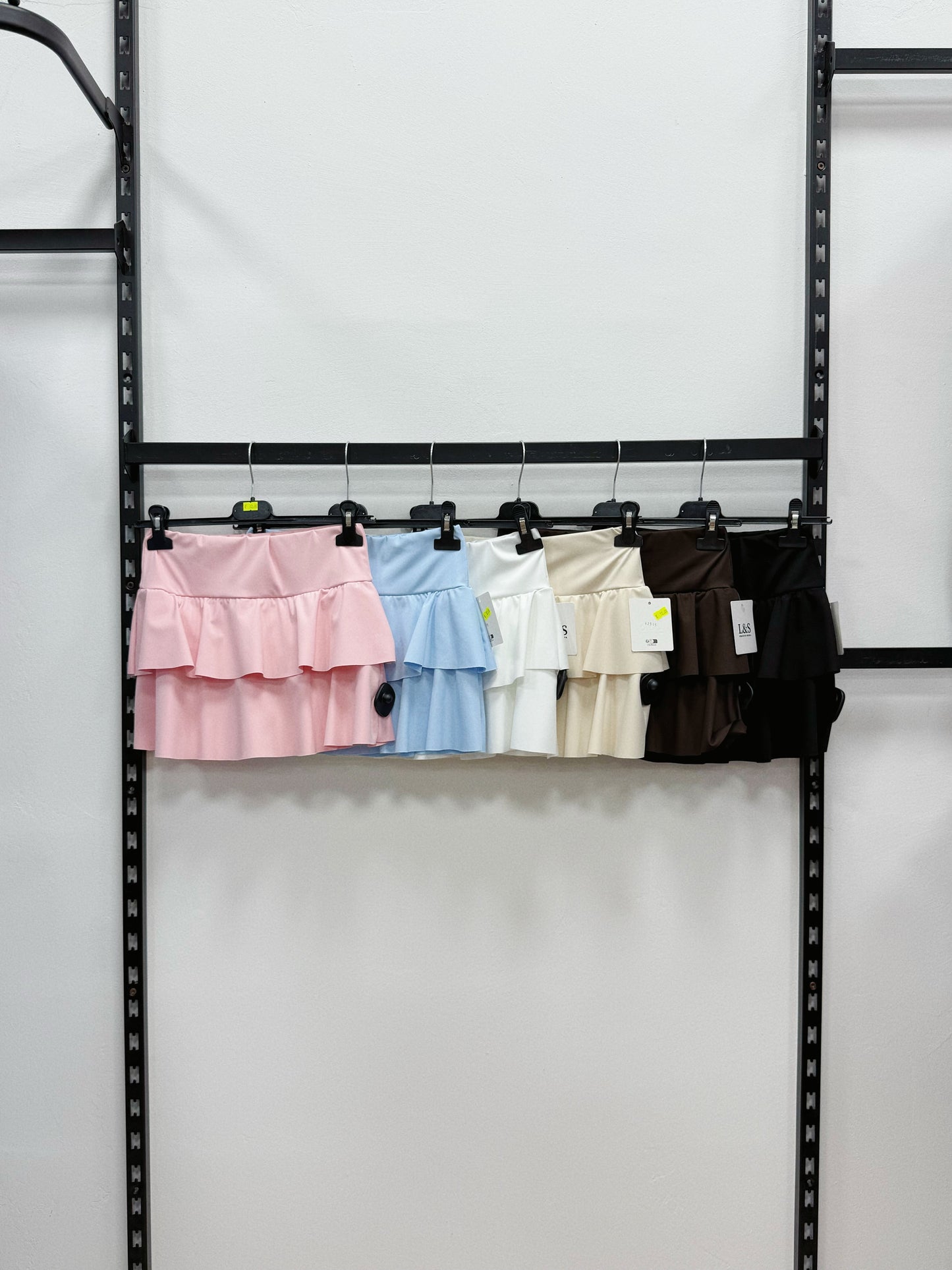 SHORT A PANTALONCINO VOLANT
