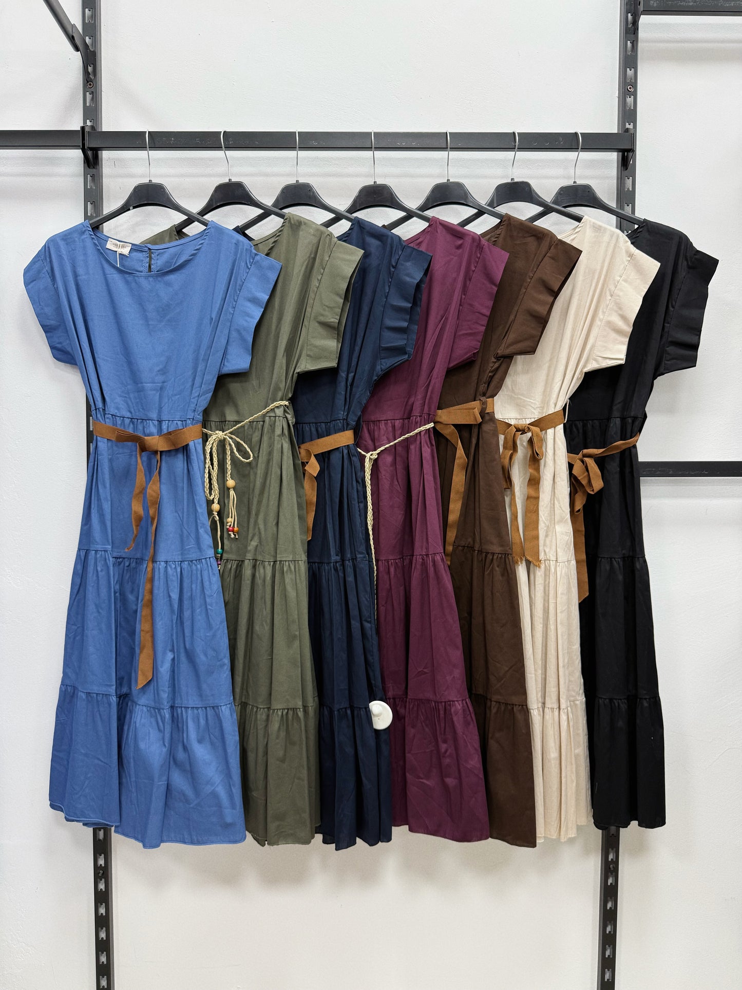 VESTITO 100% DI COTONE A MANCHE CORTE A BALZE