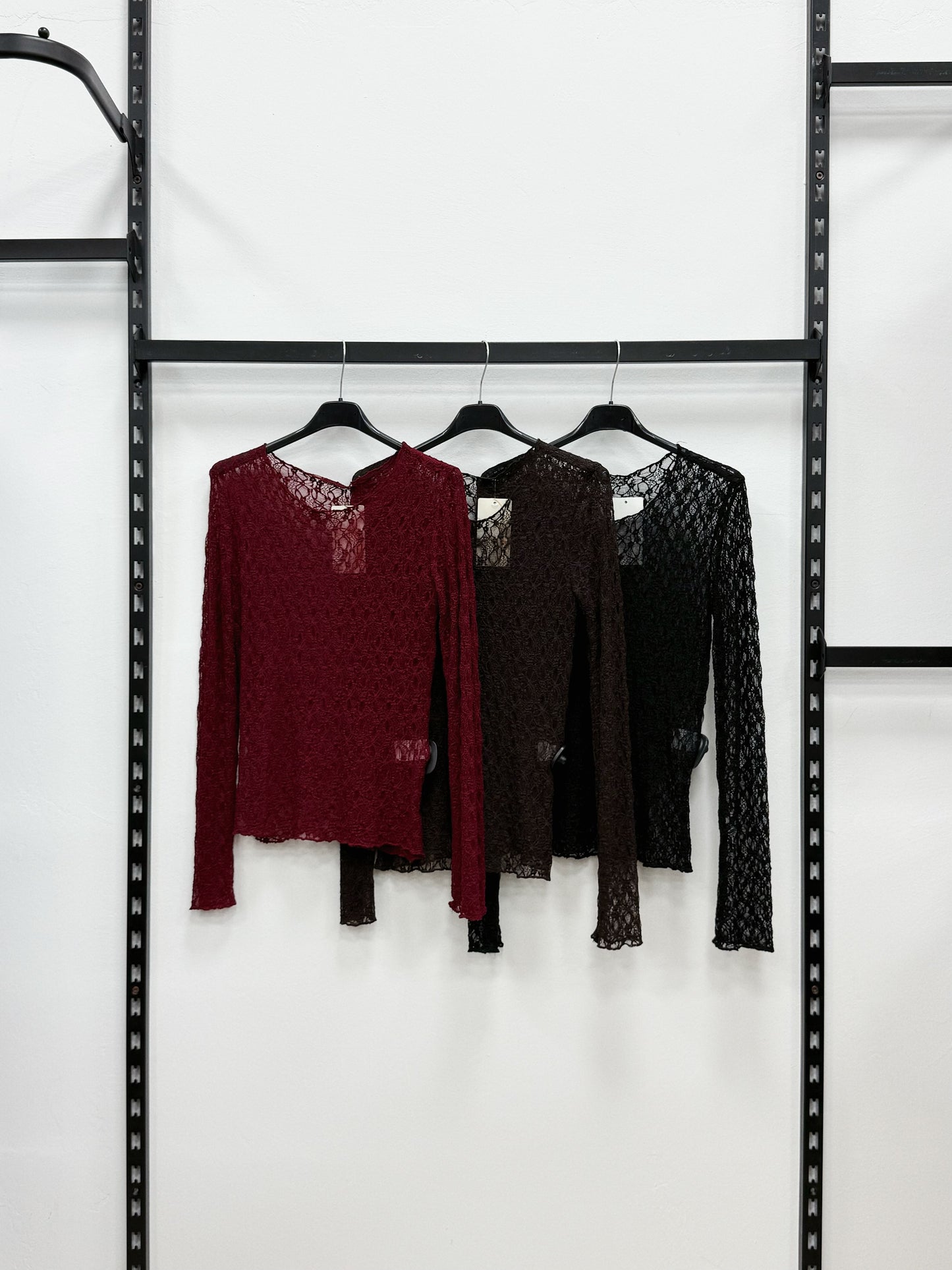 MAGLIETTA A MANICHE LUNGHE IN PIZZO TRAFORATO