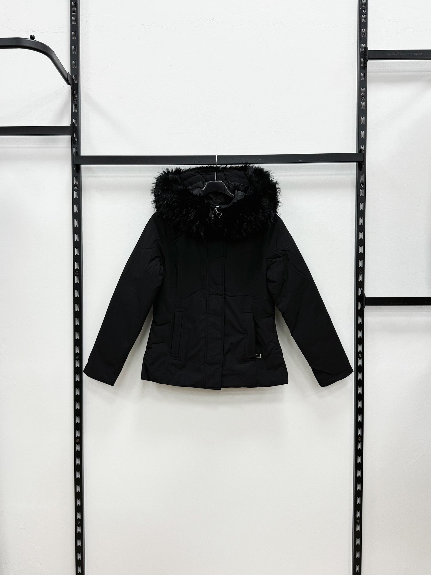 GIUBBOTTO IMBOTTITO CON CAPPUCCIO E ECO PELLICCIA