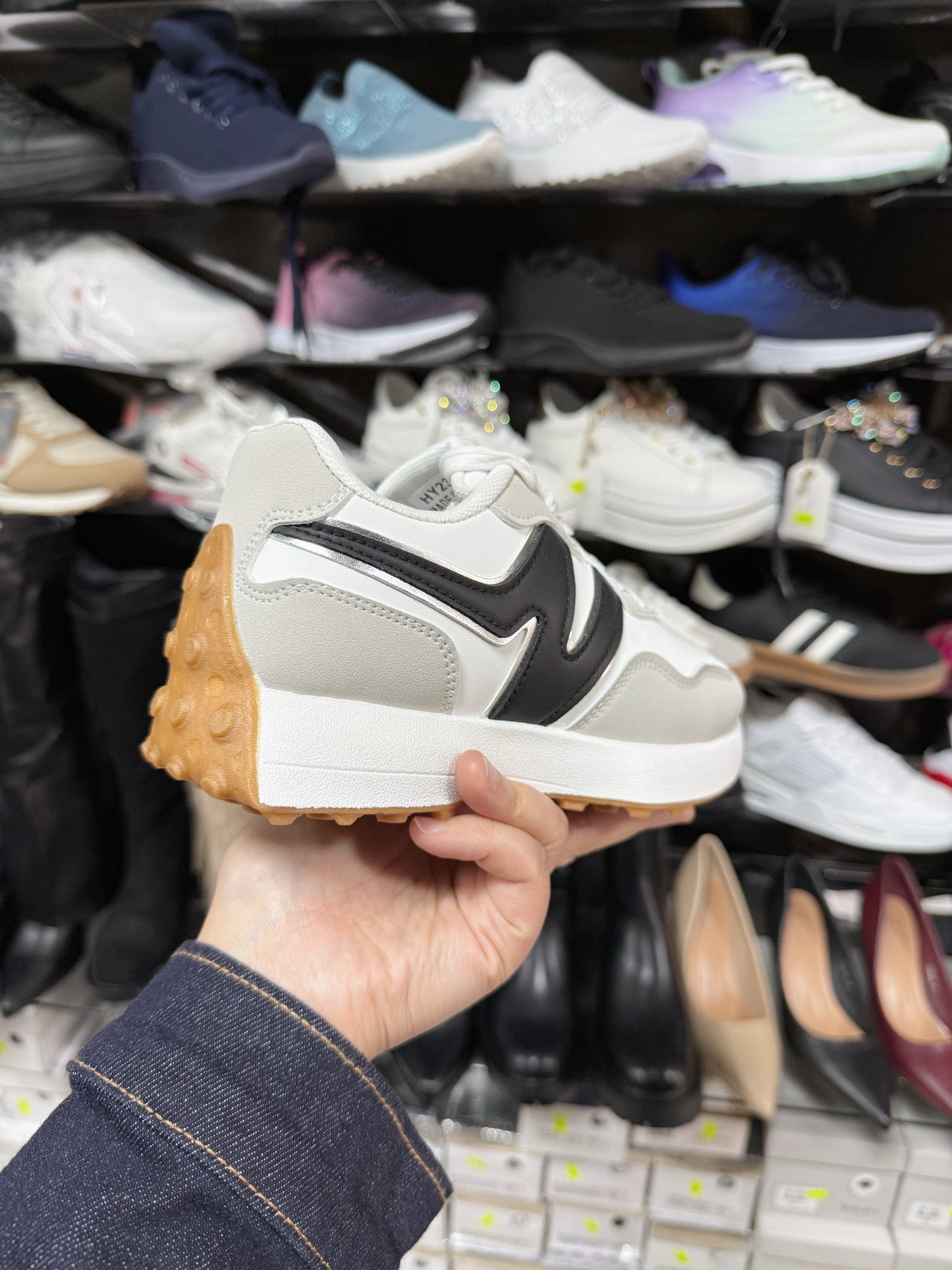 SNEAKERS N
