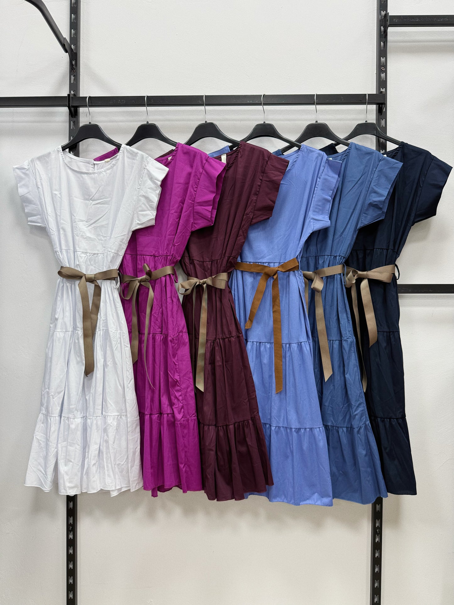 VESTITO 100% DI COTONE A MANCHE CORTE A BALZE