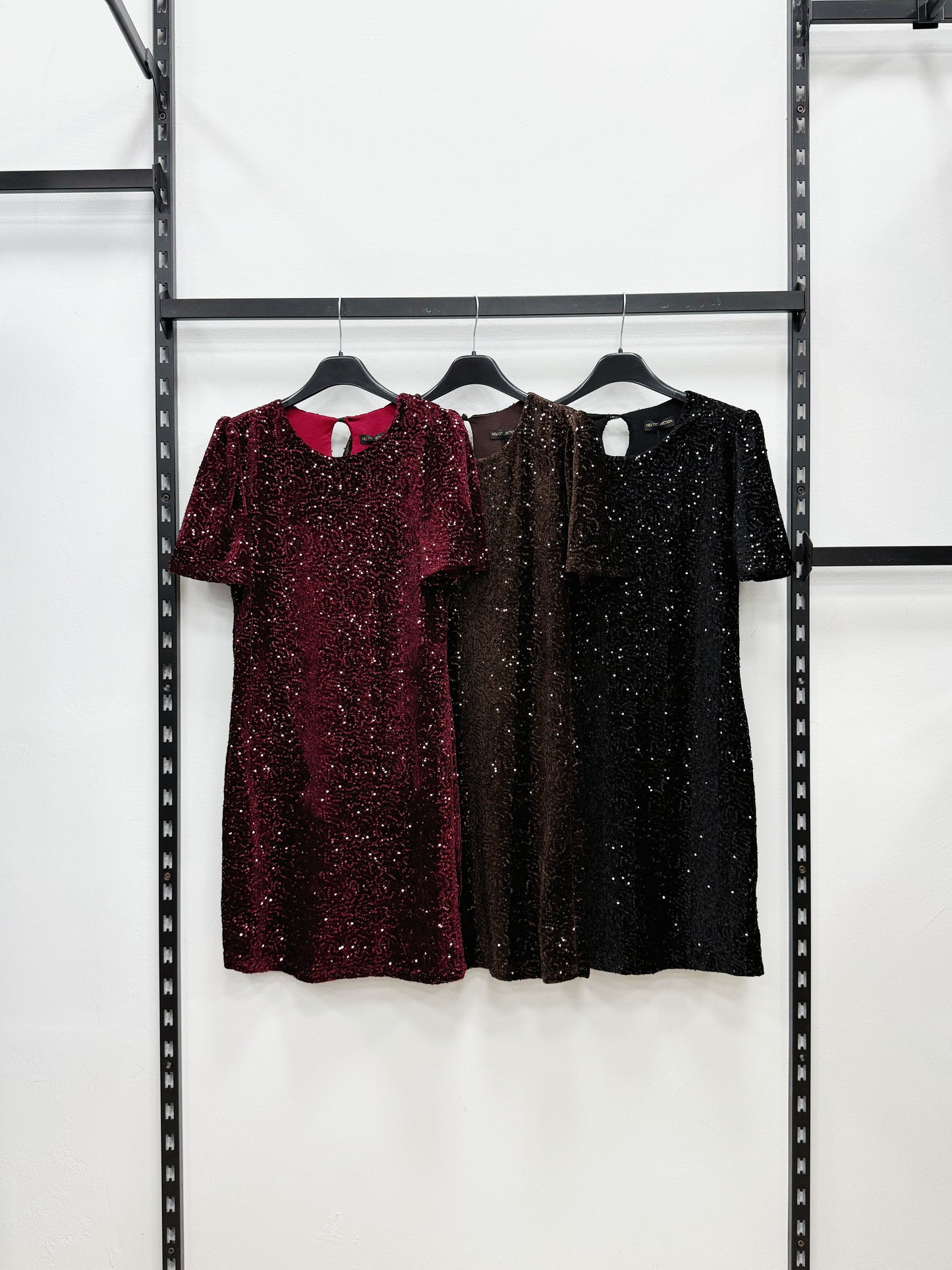 VESTITO IN VELLUTO CON PAILLETTES A MEZZA MANICHE A SBUFFO