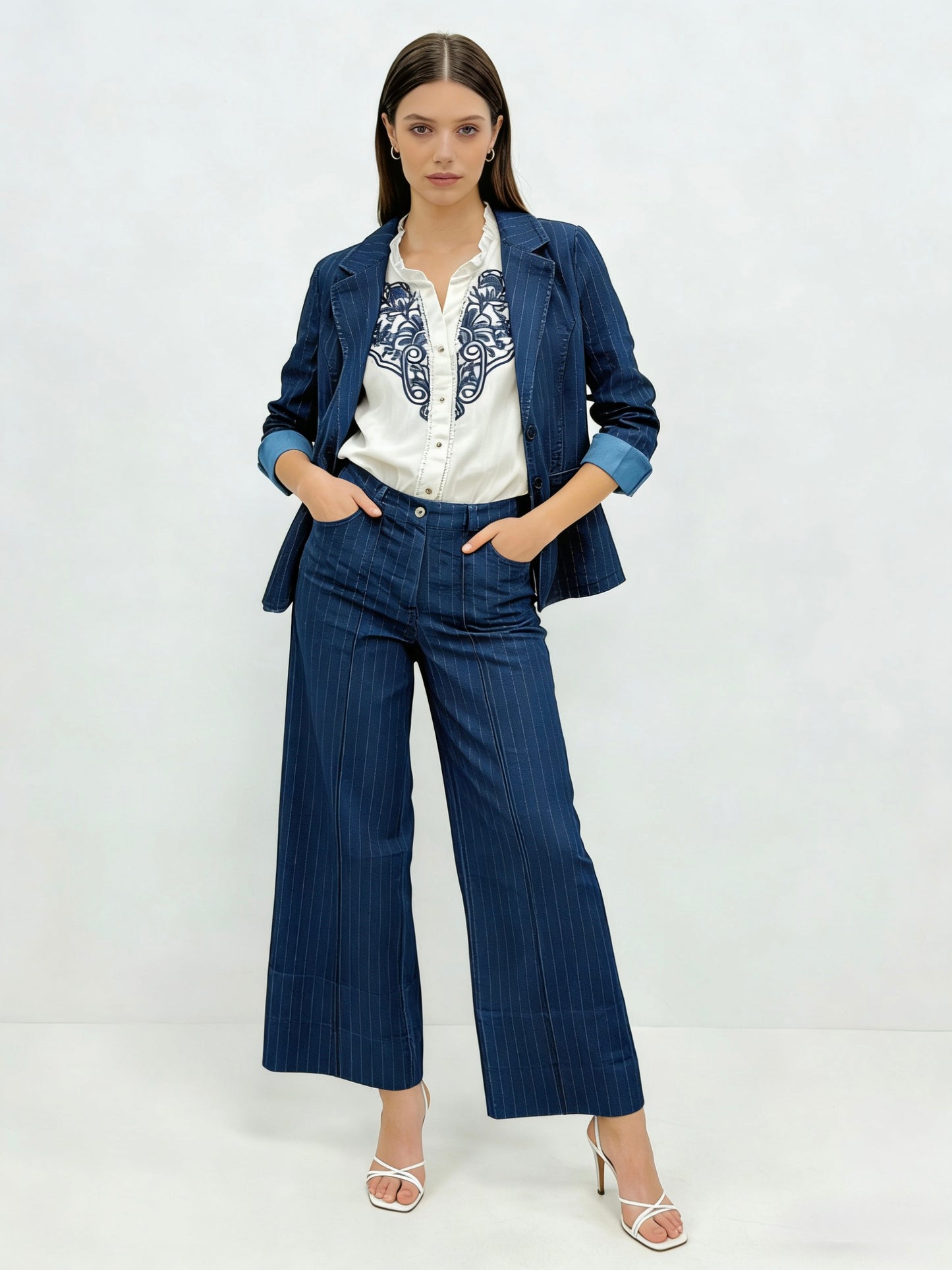 JEANS A PALAZZO A DISEGNI RIGHE