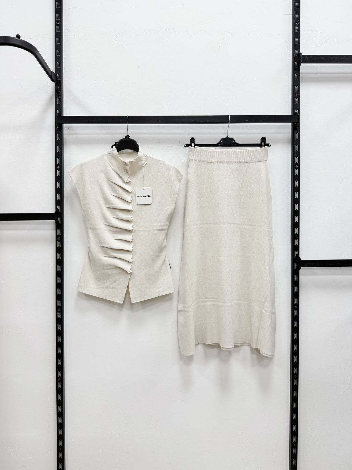 COORDINATO GILET E GONNA LUNGA