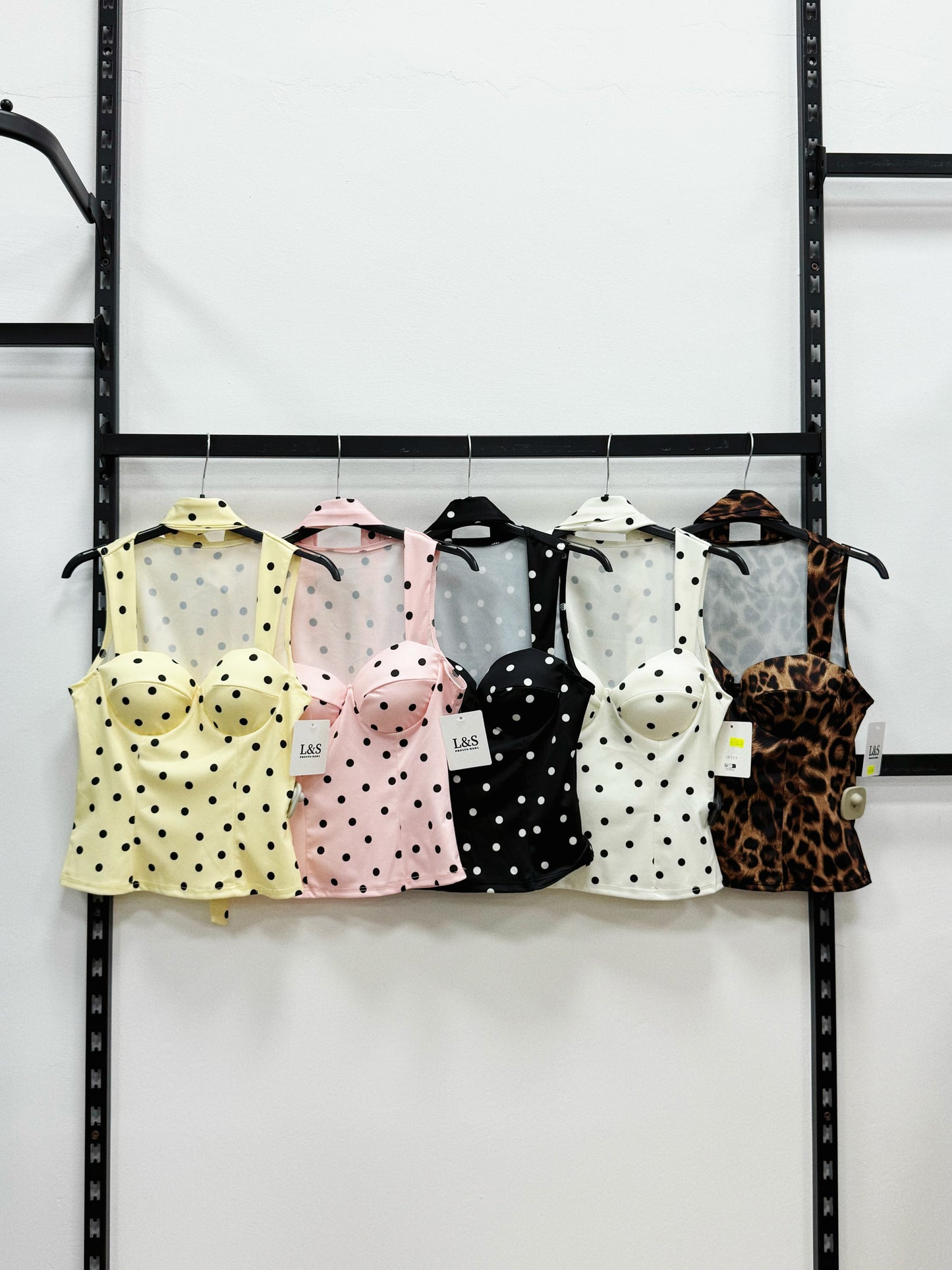 TOP SCOLLO A QUADRATO CON FOULARD A POIS