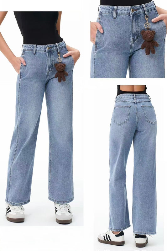 JEANS A GAMBE LARGHE E DRITTA CON CIONDOLO ORSETTO