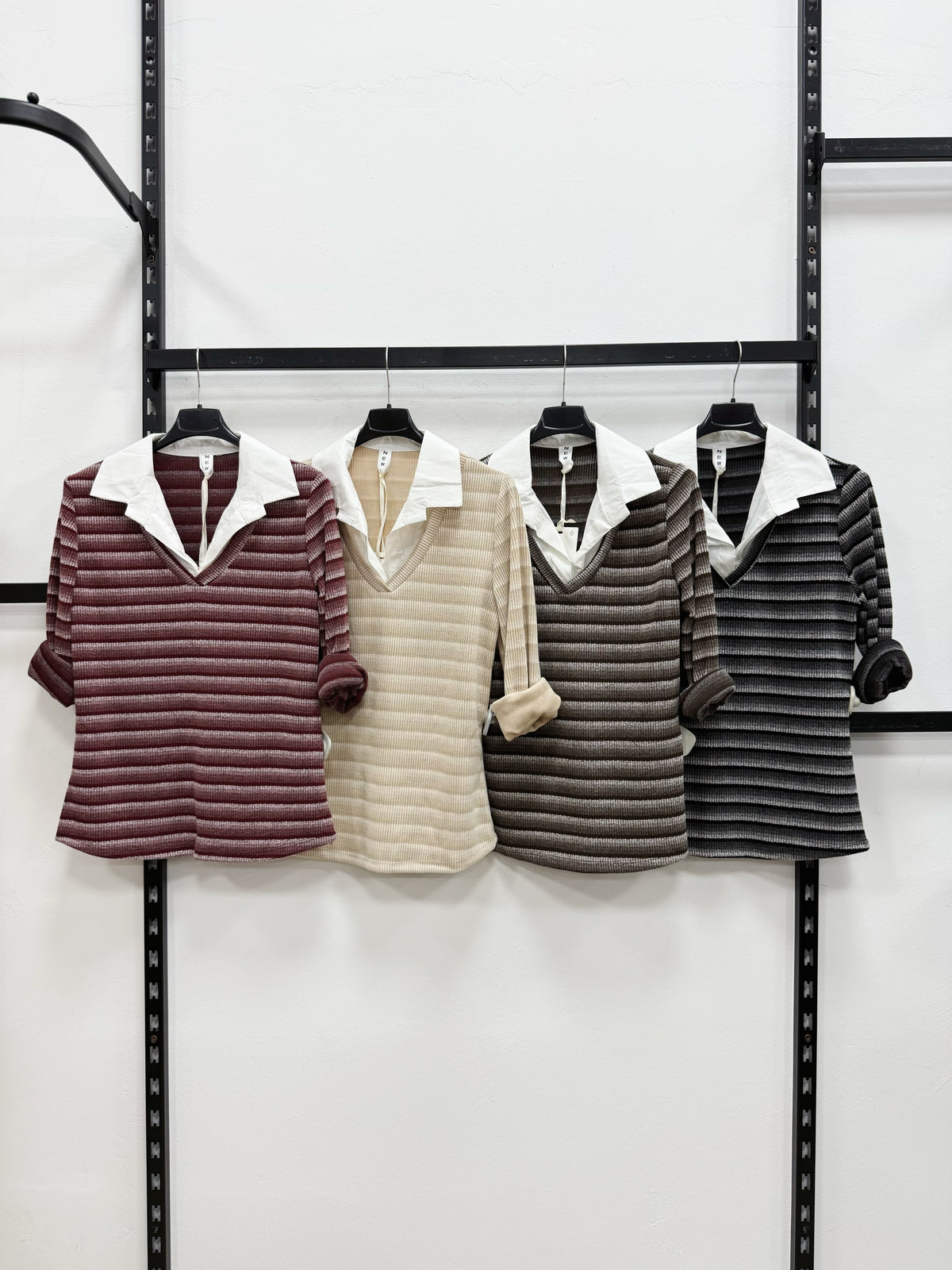 MAGLIETTA A STRISCE CON COLLETTO DI CAMICIA