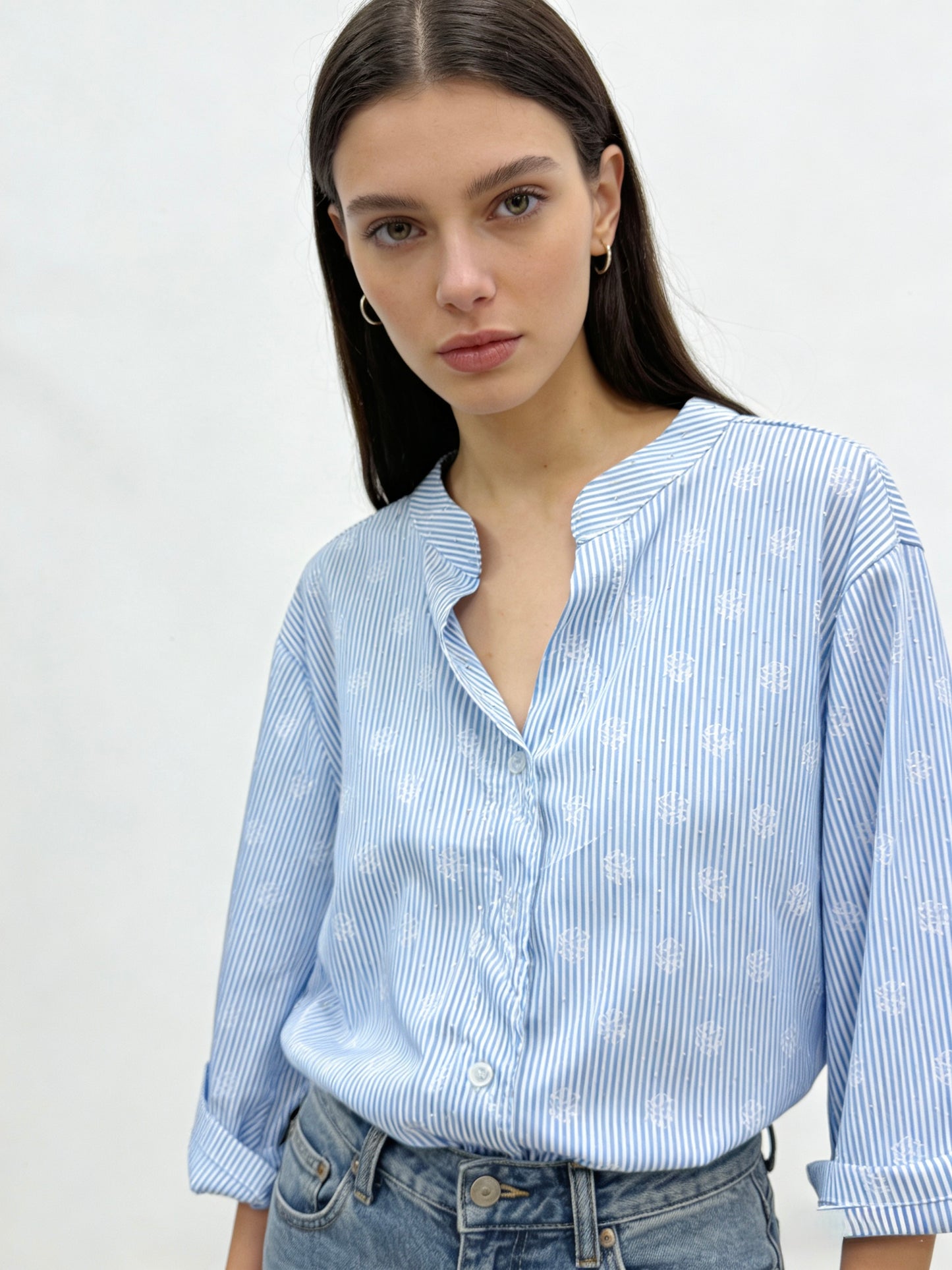 CAMICIA A RIGHE CON BRILLANTINI A MANICHE 3/4 A COLLO COREANO