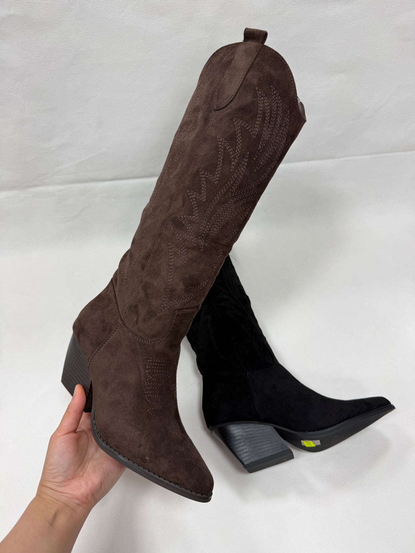STIVALI COWBOY CON TACCO BASSO QUADRATO IN CAMOSCIO