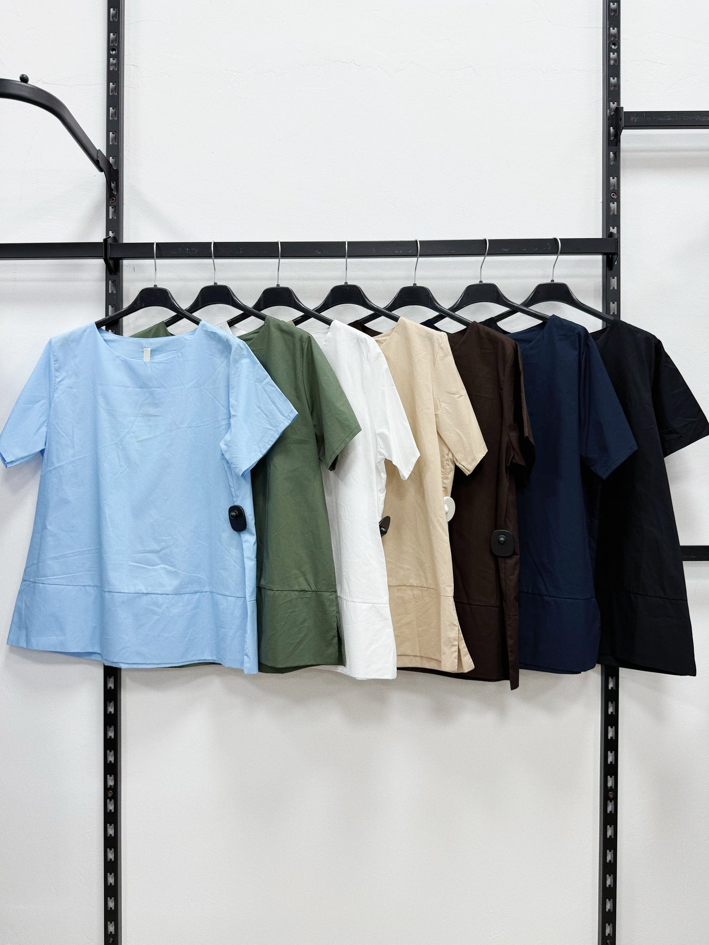 T-SHIRT 100% DI COTONE A PACCHI LATERALI