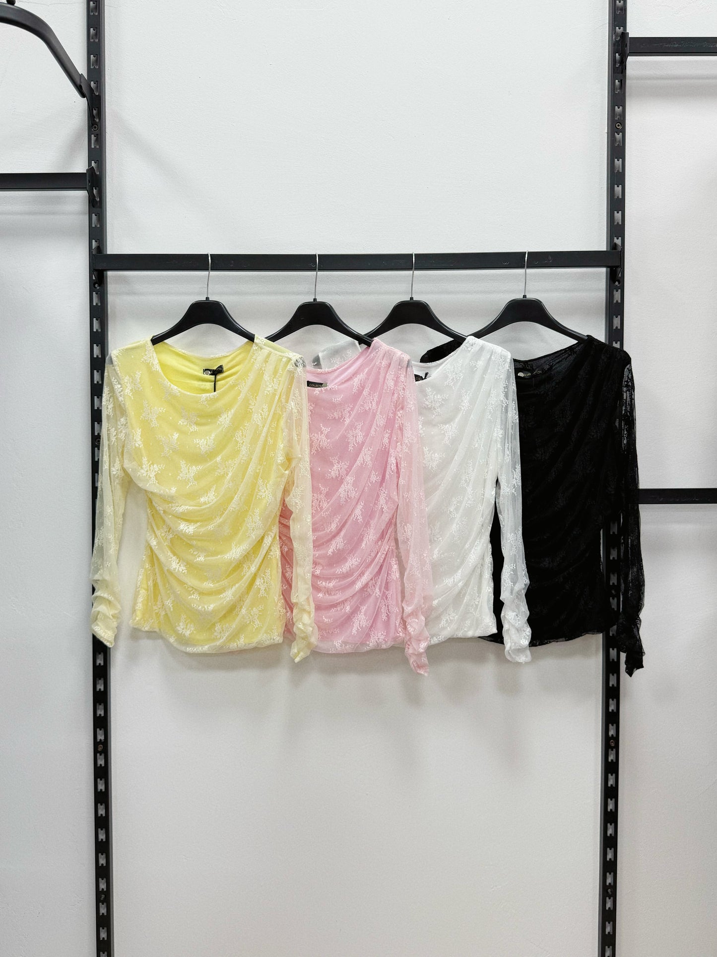 MAGLIETTA IN PIZZO A MANICHE LUNGHE