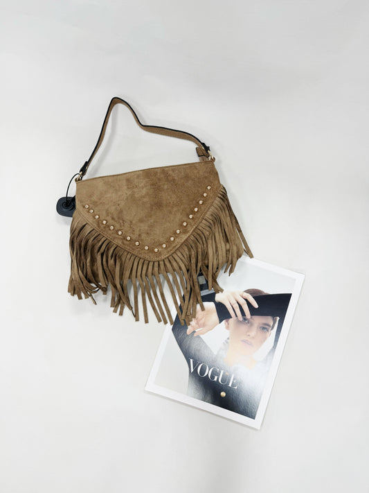 BORSA SCAMOSCIATA CON BORCHIE E FRANGE