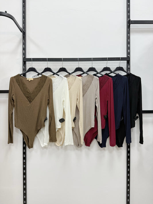 BODY DI COTONE SCOLLO V CON PIZZO