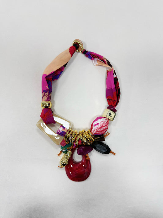 COLLANA A GIROCOLLO CON CIONDOLO