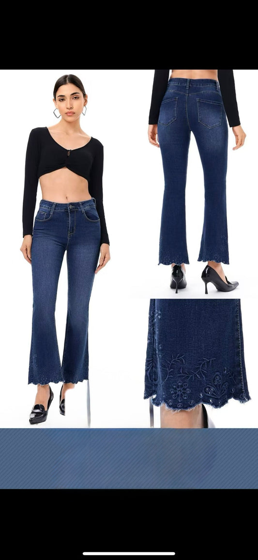 JEANS A ZAMPA CON RICAMO