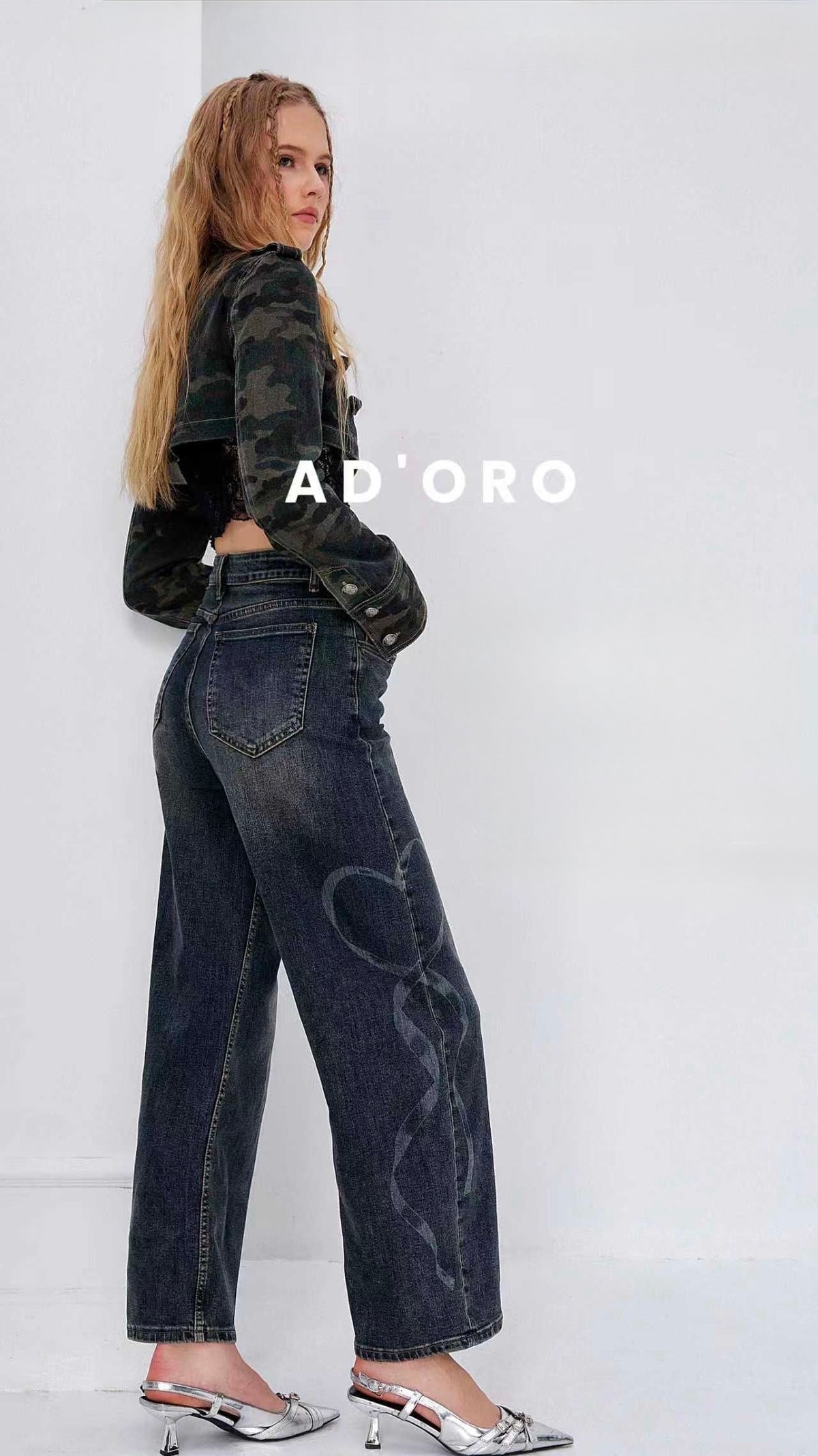 JEANS BALLOON FIT CON DISEGNI