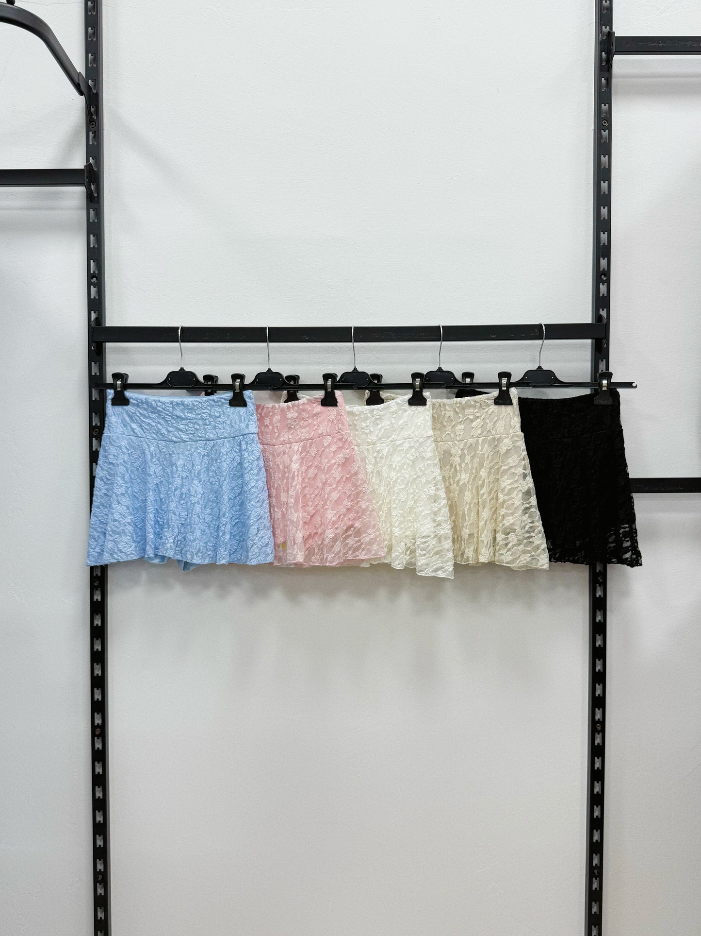 SHORT CORTA A PANTALONCINO A SVASATA