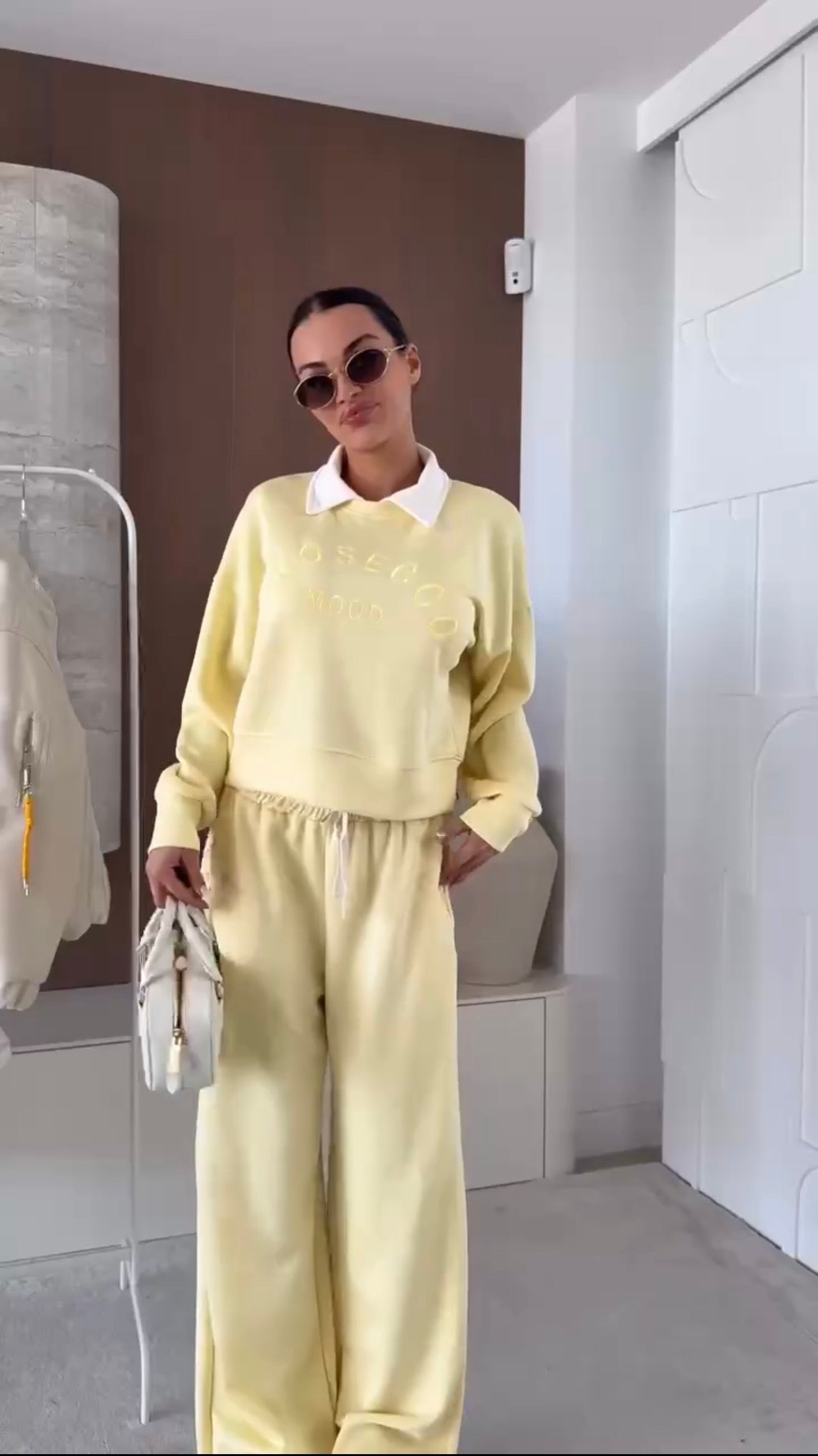 TUTA COMPLETA FELPA CON COLLETTO E PANTALONE A PALAZZO