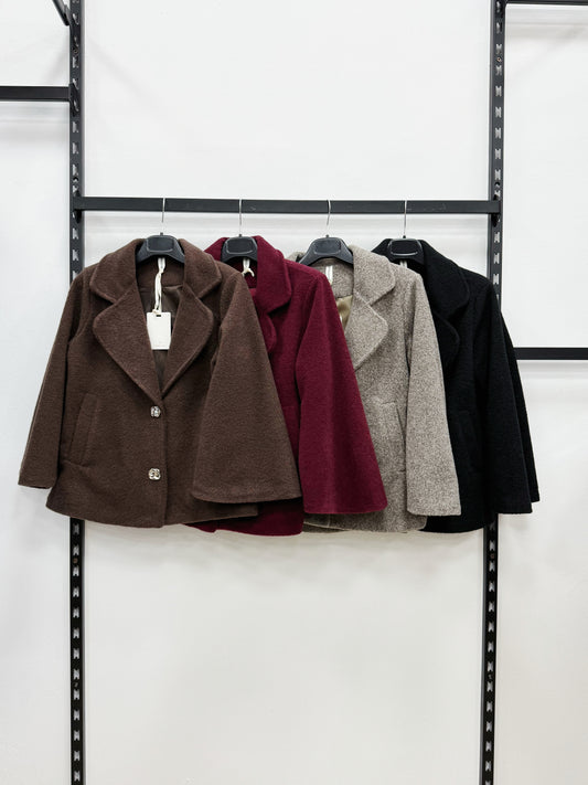 CAPPOTTO CORTO CON COLLETTO A MANICHE 3/4
