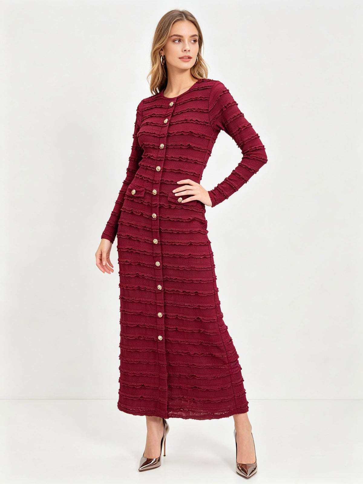 VESTITO LUNGO A MANICHE LUNGHE CON BOTTONI DORATI