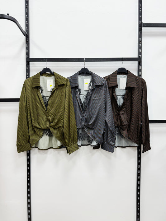 BLUSA DI RASO A RIGHE CON PIZZO A SCOLLO V
