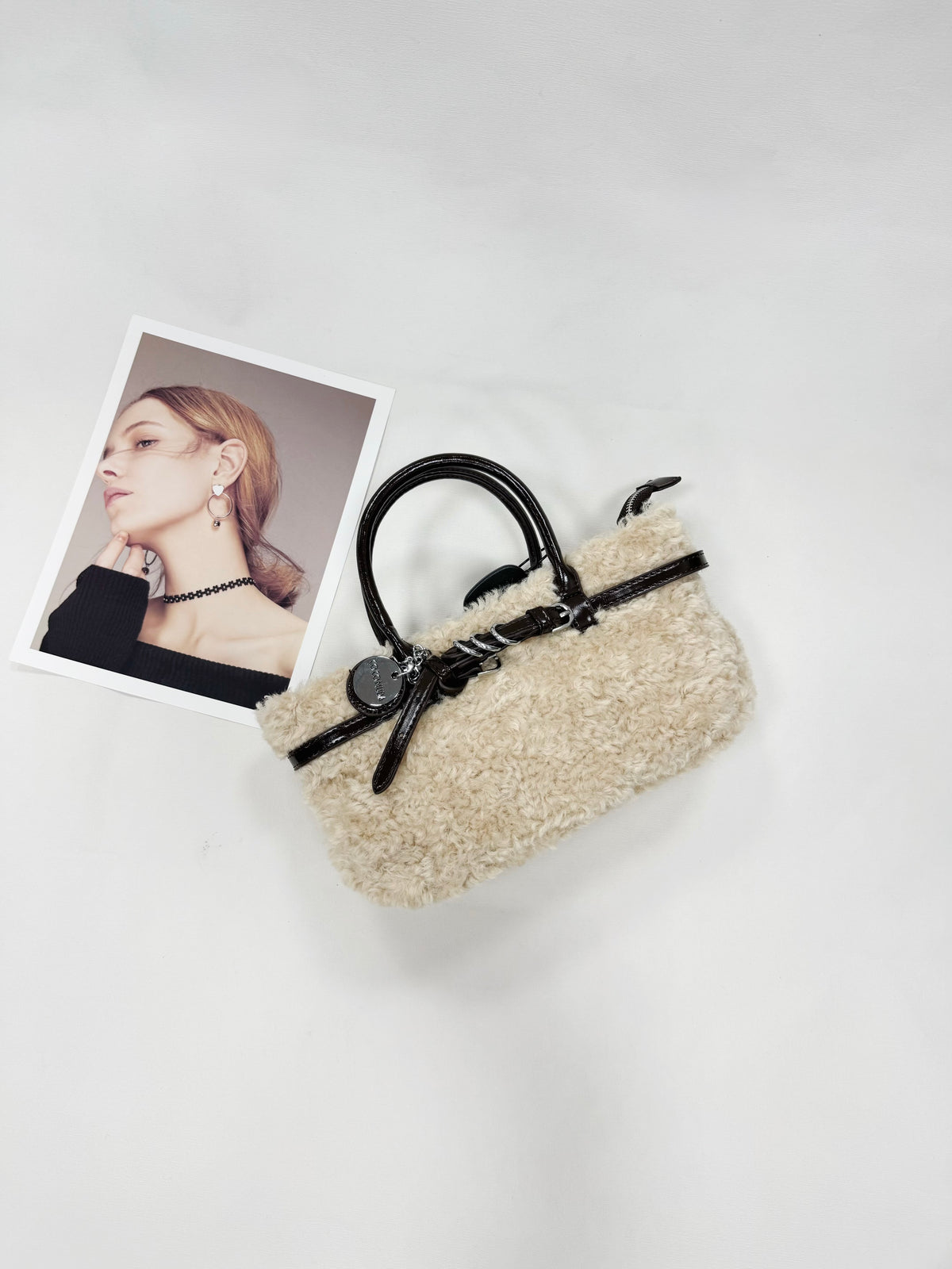 BORSA COCONUDA A LANA DI AGNELLO