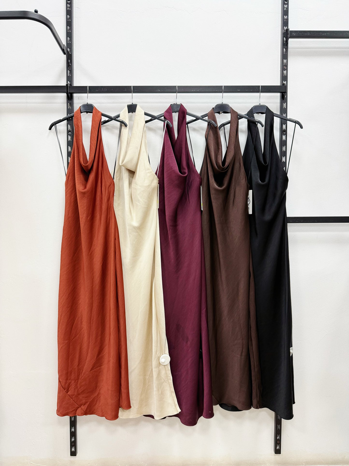 VESTITO LUNGO DI RASO