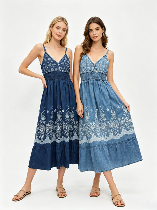 VESTITO LUNGO DI JEANS A BRETELLE REGOLABILI SCOLLO V CON RICAMATO