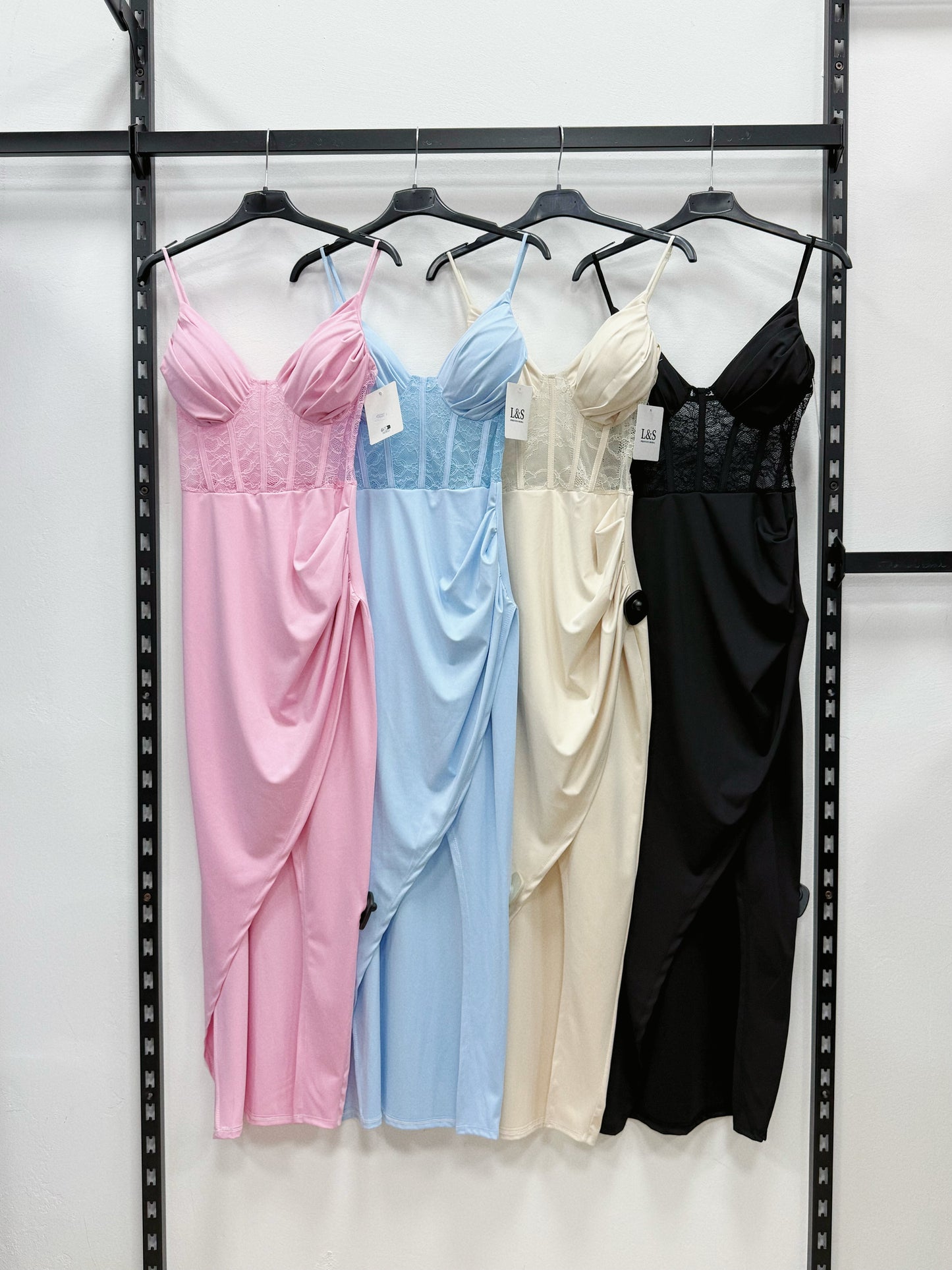 VESTITO CON COPPA IN PIZZO