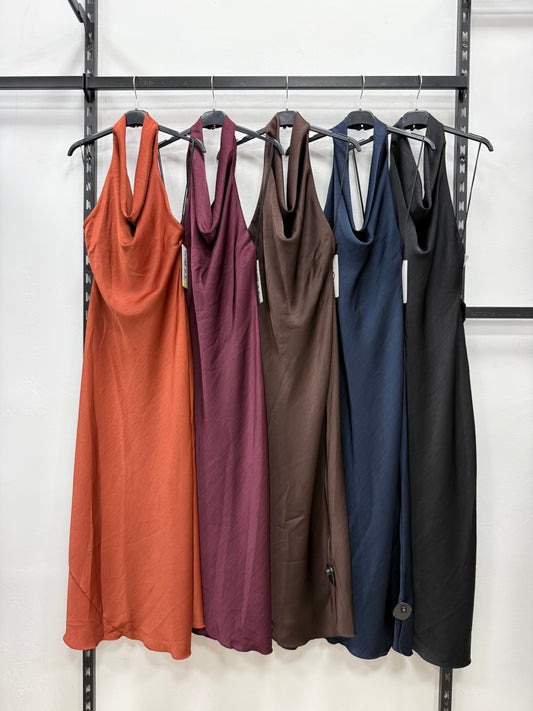 VESTITO LUNGO A COLLO AMERICANO A SCHIENA SCOPERTA