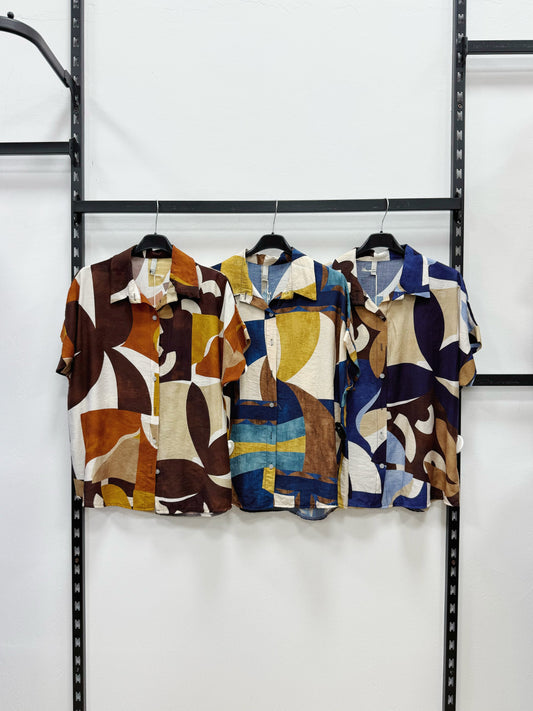 CAMICIA A MANICHE CORTE A FANTASIA