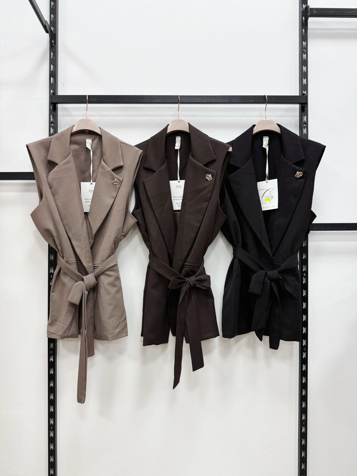 GILET CON CINTURA REGOLABILE TAGLIA CURVY