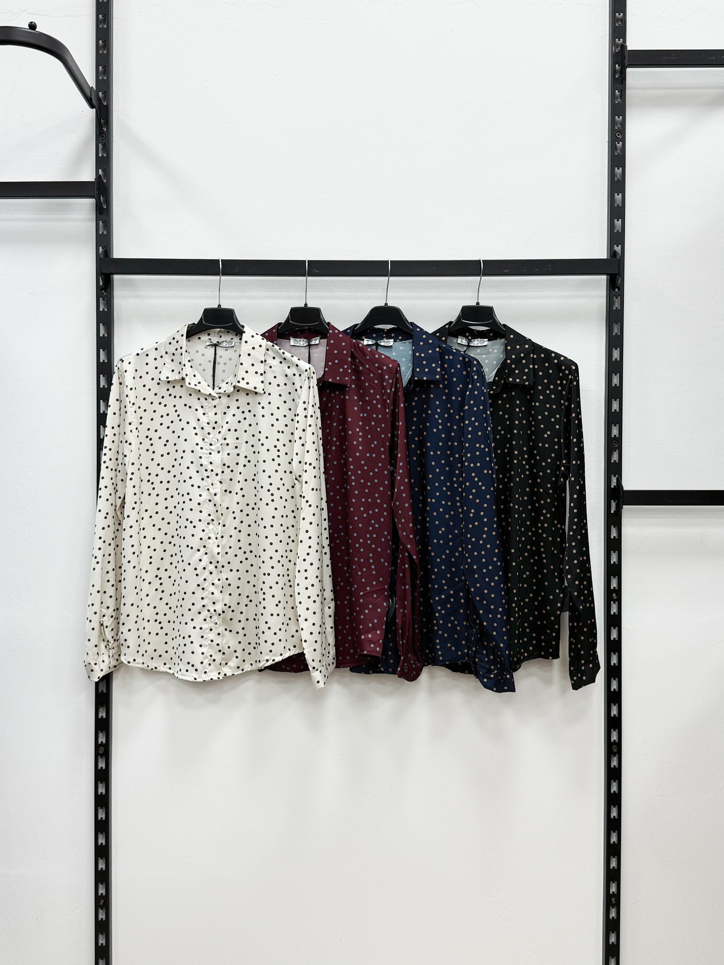 CAMICIA A MANICHE LUNGHE A POIS