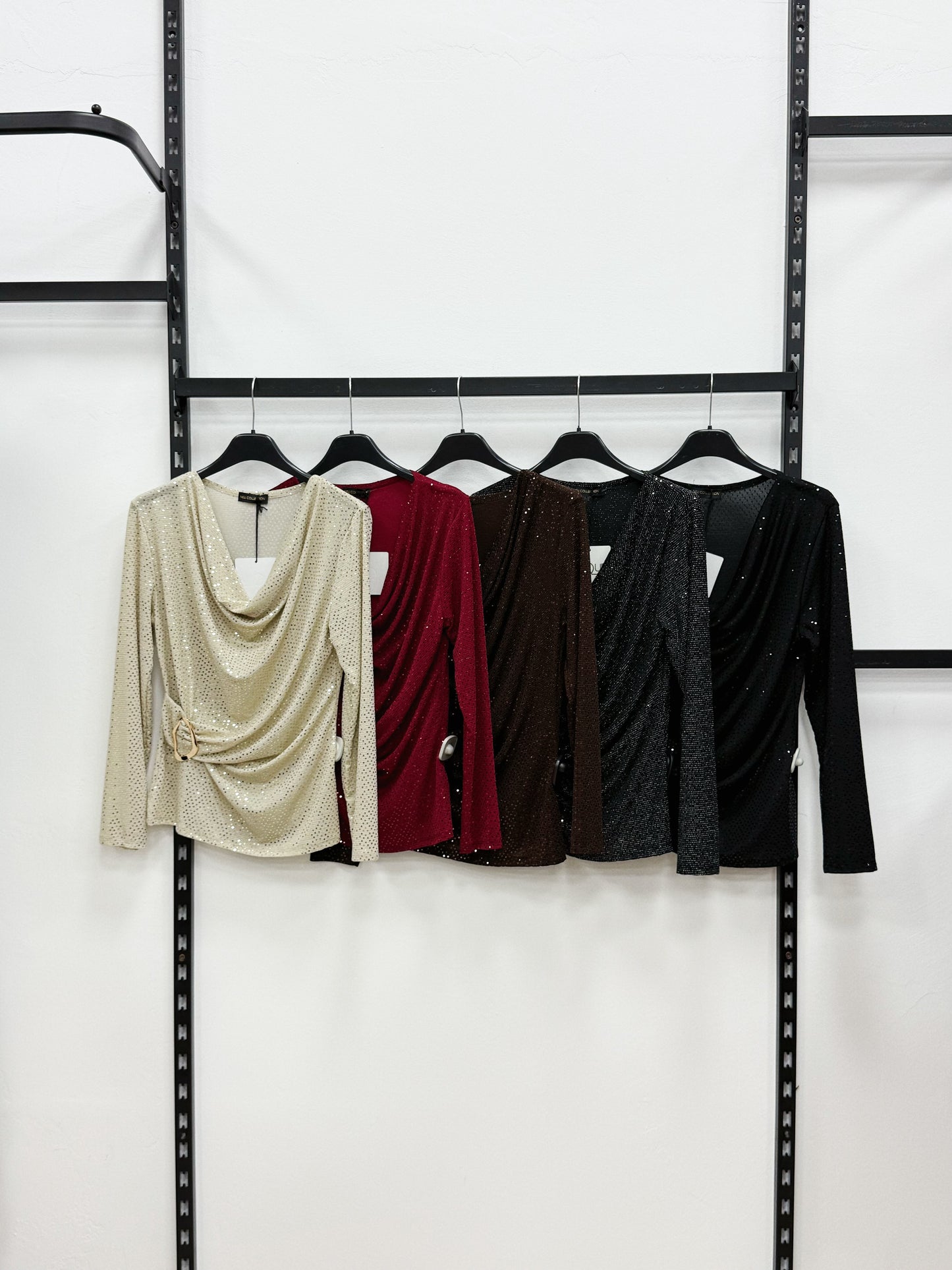 MAGLIETTA A SCOLLO CADUTO CON PAILLETTES