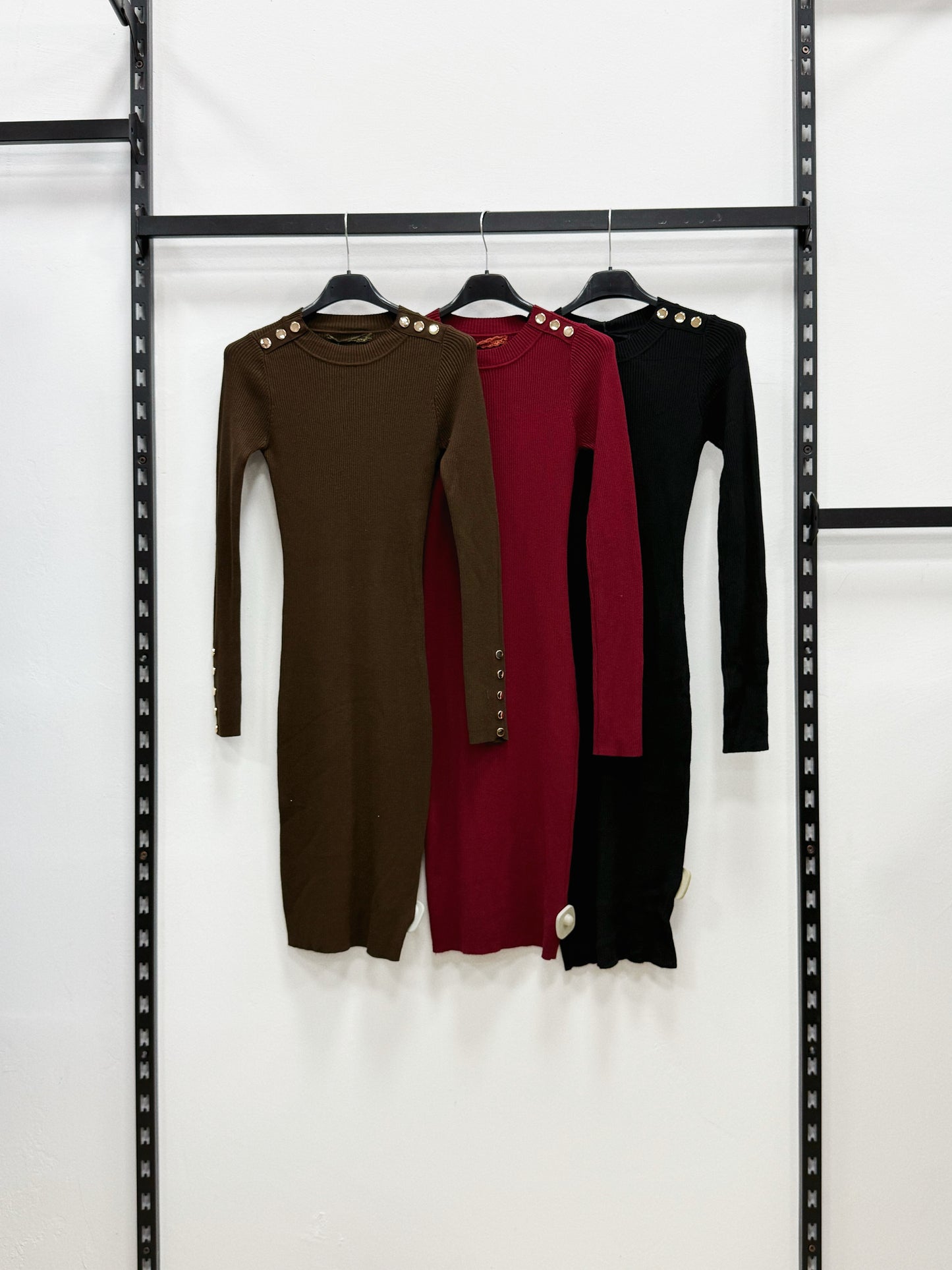 VESTITO DI LANA A COSTINE CON BOTTONI DORATI