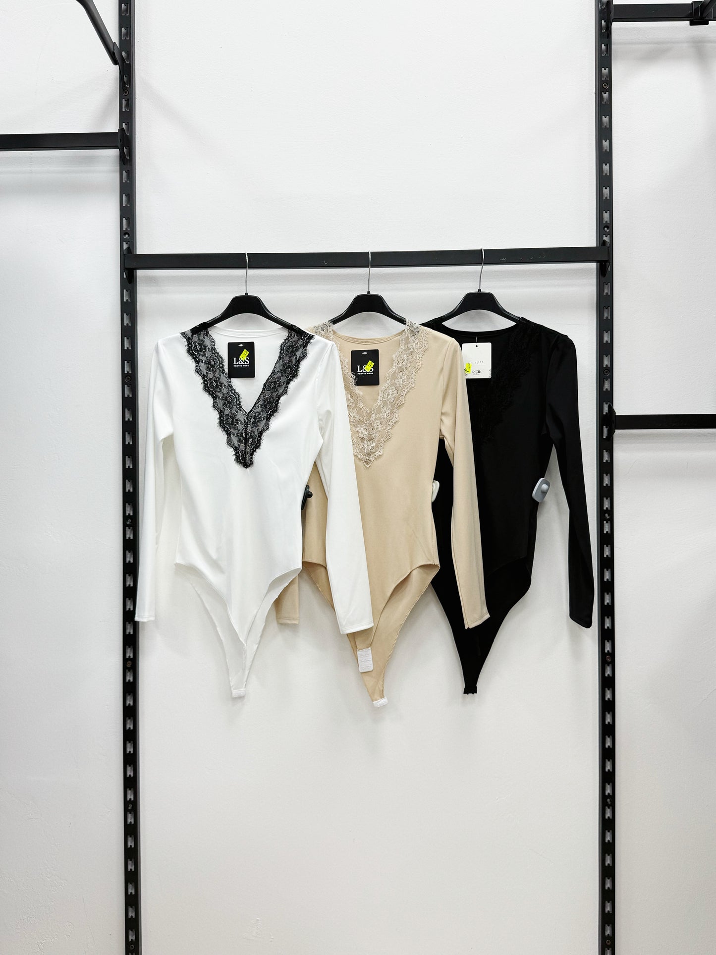 BODY SCOLLO V IN PIZZO