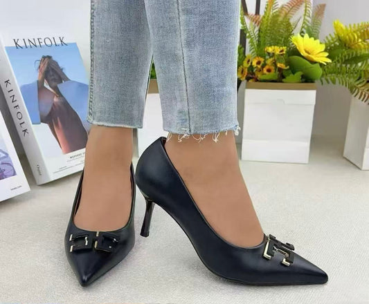 DÉCOLLETÉ CON LOGO