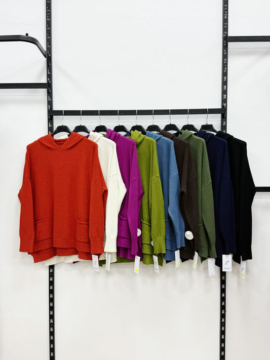 MAGLIERIA CON CAPPUCCIO E TASHE