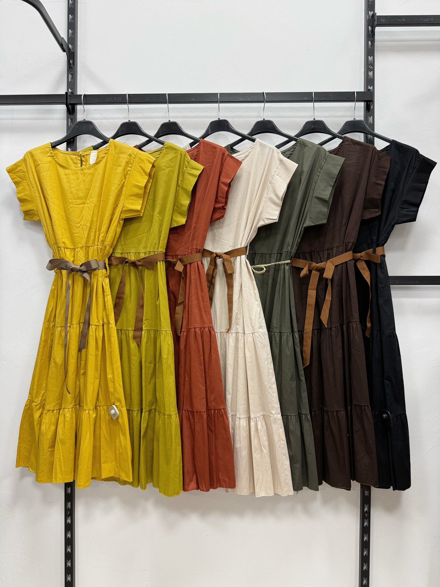 VESTITO 100% DI COTONE A MANCHE CORTE A BALZE