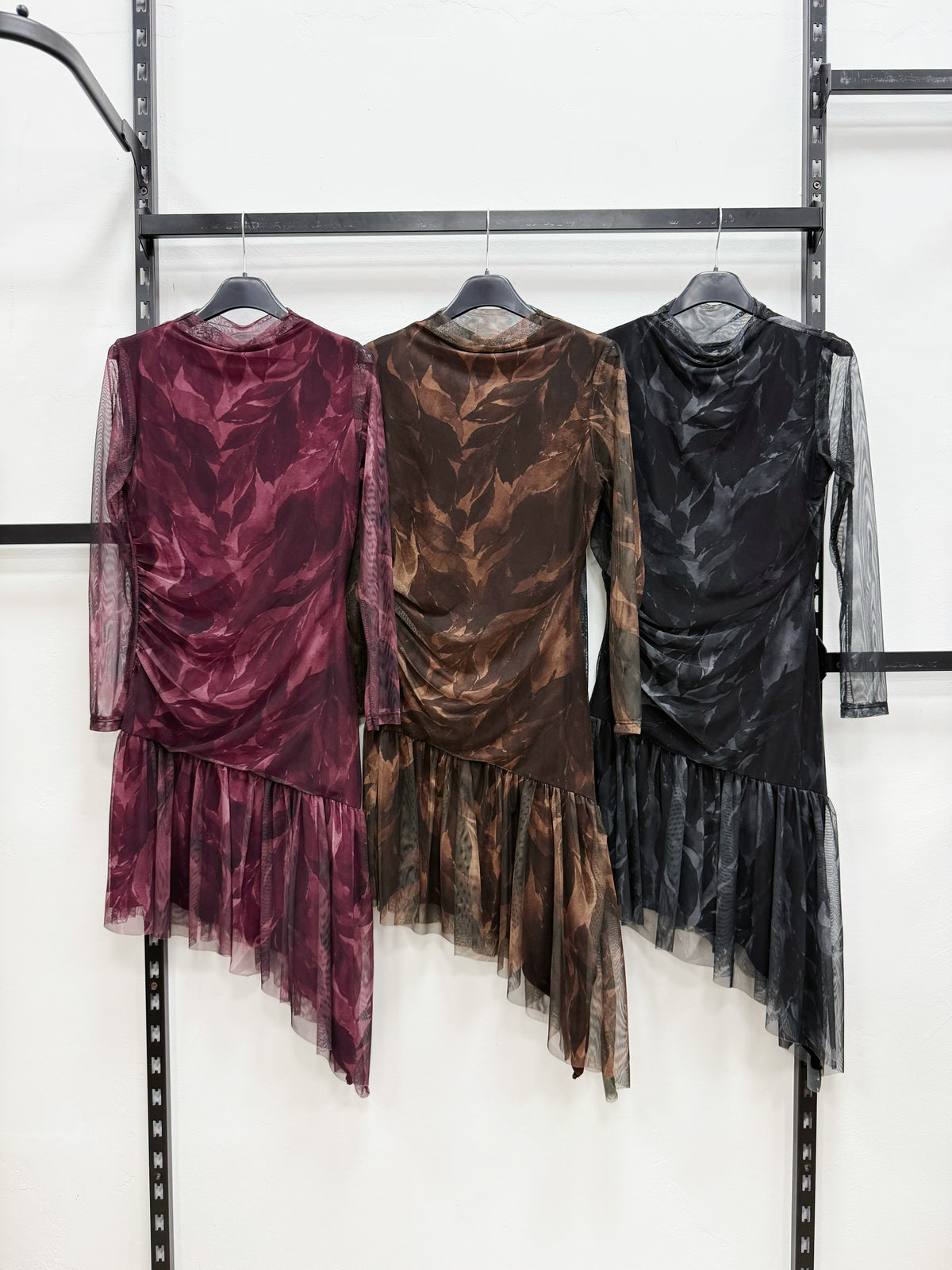 VESTITO DI TULLE CON DISEGNI