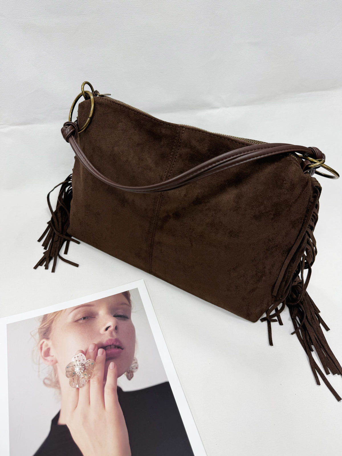 BORSA SCAMOSCIATA CON FRANGE LATERALI